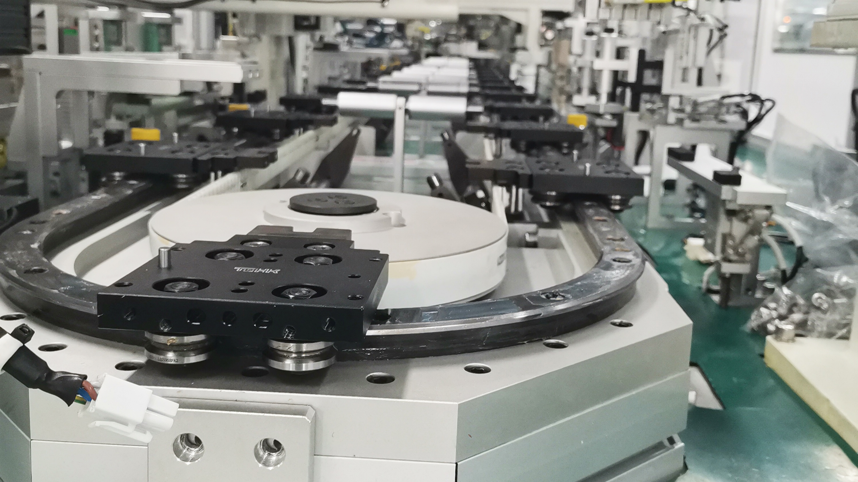 全球化竞争下汽车零部件制造升级：环形导轨