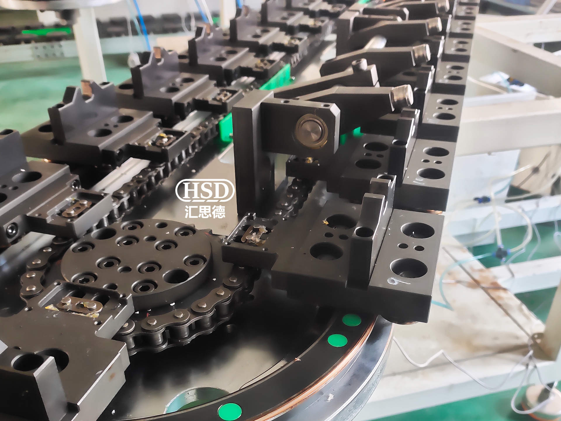  环形导轨运送线摆臂式定位机构特点